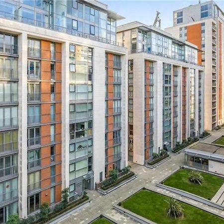 1 Bedroom Apartment Royal Docks Londra Dış mekan fotoğraf