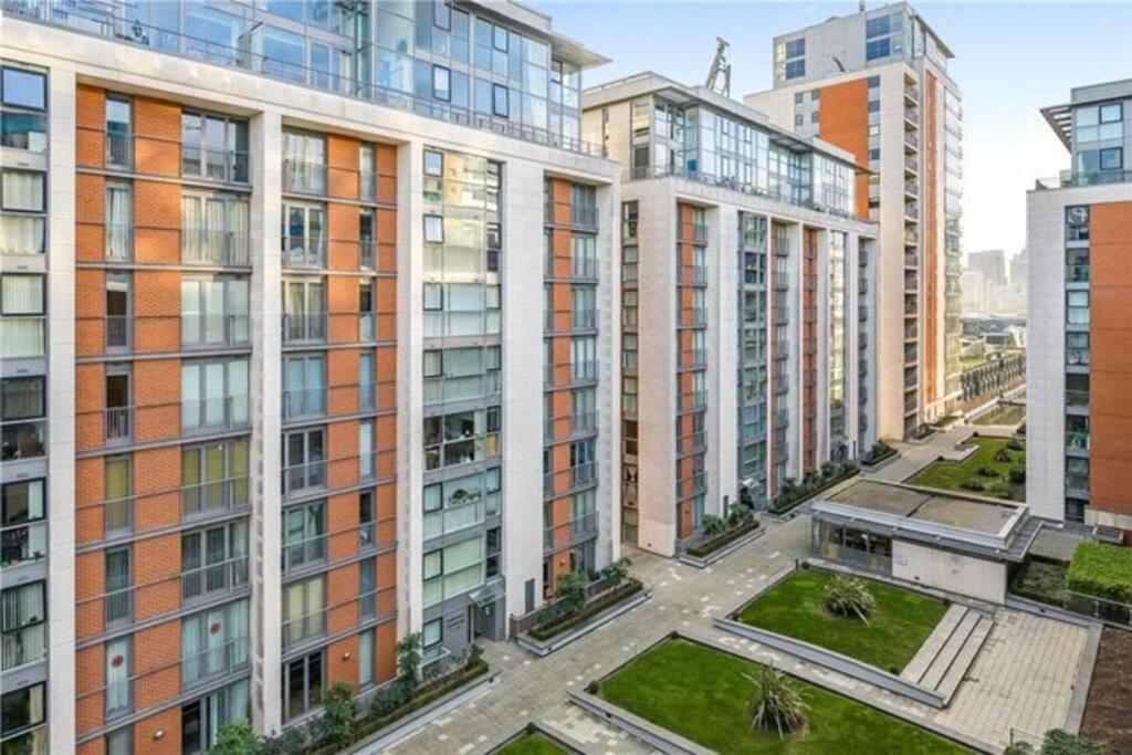 1 Bedroom Apartment Royal Docks Londra Dış mekan fotoğraf