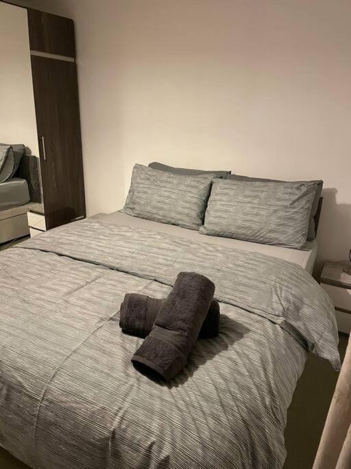 1 Bedroom Apartment Royal Docks Londra Dış mekan fotoğraf